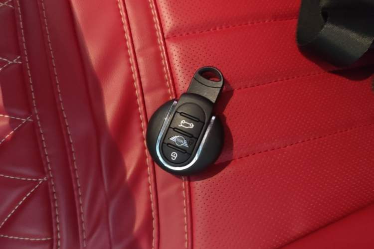 Used MINI Countryman 2018 1.5T COOPER ALL4 Classic Edition Vehicle Key
