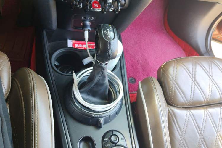 Used MINI Countryman 2018 2.0T COOPER S ALL4 Artist Gear Lever