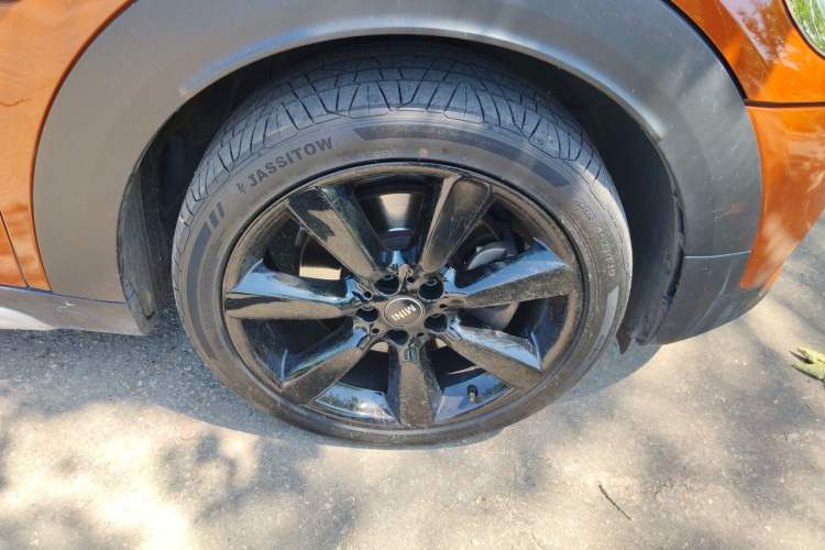 Used MINI Countryman 2018 2.0T COOPER S ALL4 Artist Right Front Wheel Hub