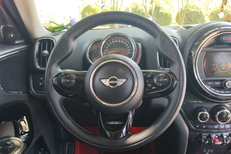 Used MINI Countryman 2018 2.0T COOPER S ALL4 Artist Steering Wheel
