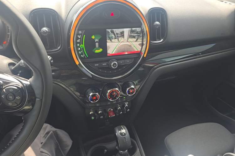 Used MINI Countryman 2018 1.5T COOPER Artist Audio And AC Panel