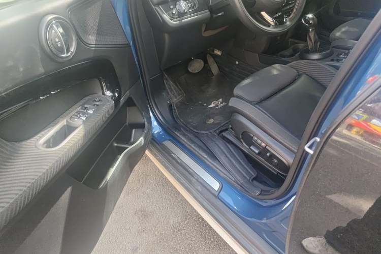 Used MINI Countryman 2018 1.5T COOPER Artist Driver Seat