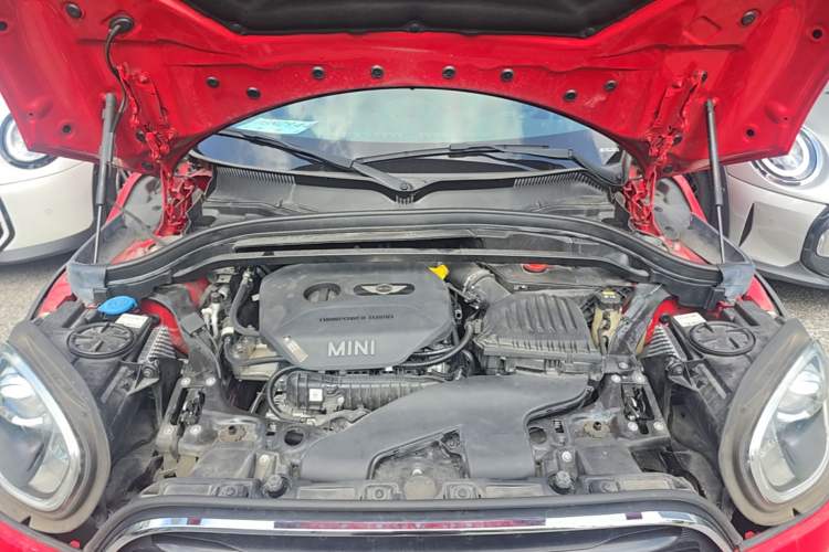 Used MINI Countryman 2018 1.5T COOPER Artist Engine Bay
