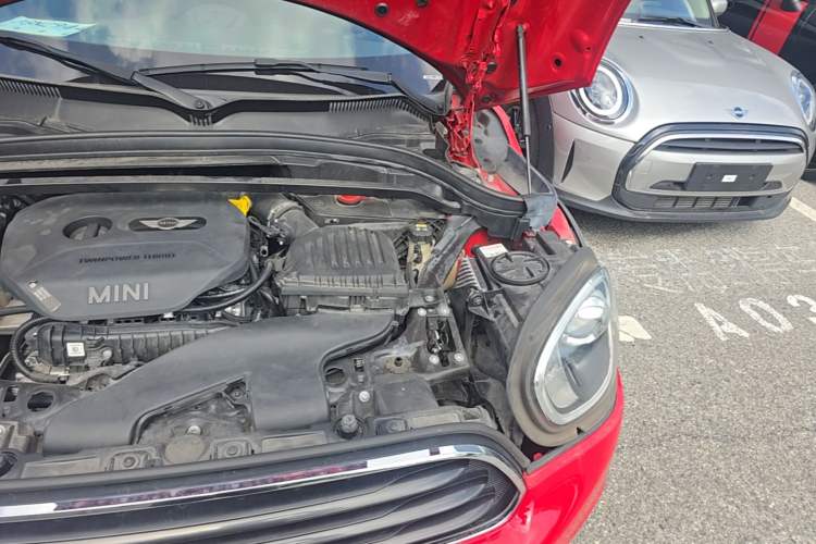 Used MINI Countryman 2018 1.5T COOPER Artist Engine Bay Left