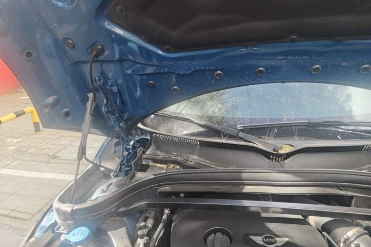 Used MINI Countryman 2018 1.5T COOPER Artist Engine Bay Right