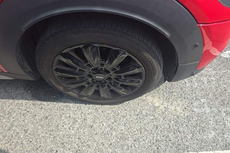 Used MINI Countryman 2018 1.5T COOPER Artist Right Front Wheel Hub