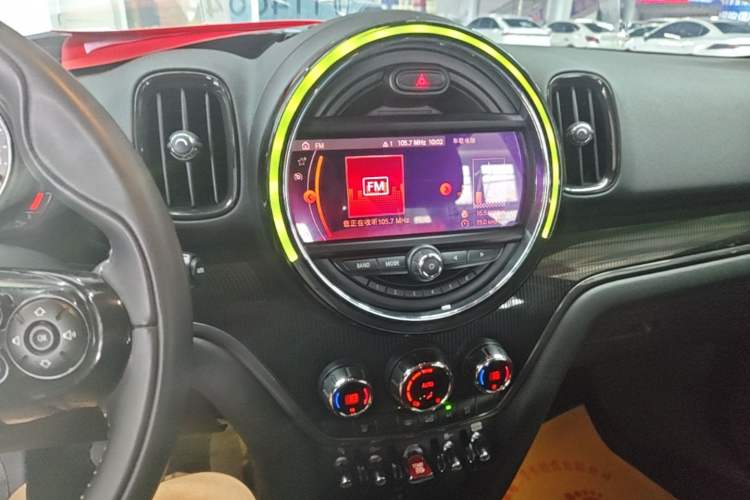 Used MINI Countryman 2018 1.5T COOPER Artist Audio And AC Panel
