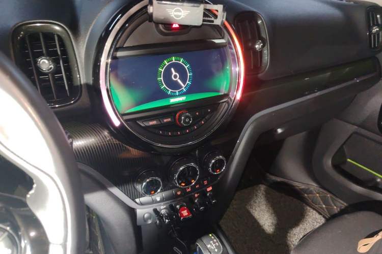 Used MINI Countryman 2018 1.5T COOPER Artist Audio And AC Panel