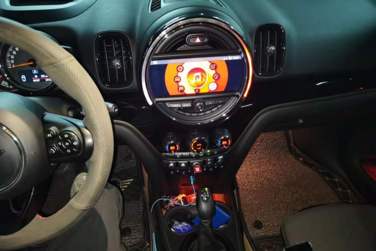Used MINI Countryman 2018 2.0T COOPER S ALL4 Classic Edition Audio And AC Panel