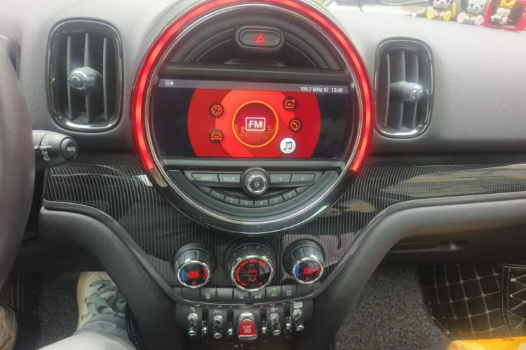 Used MINI Countryman 2018 1.5T COOPER Artist Audio And AC Panel