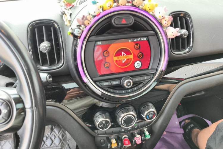 Used MINI Countryman 2018 1.5T COOPER ALL4 Classic Edition Audio And AC Panel
