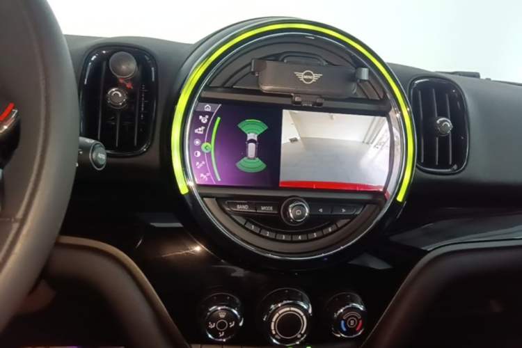 Used MINI Countryman 2018 1.5T COOPER Special Edition Audio And AC Panel