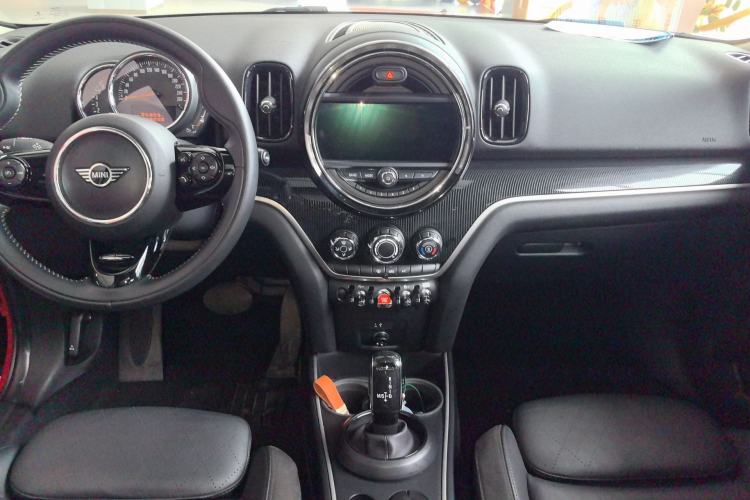 Used MINI Countryman 2018 1.5T COOPER ALL4 Artist Center Console