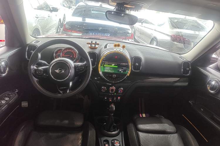 Used MINI Countryman 2018 1.5T COOPER ALL4 Artist Center Console