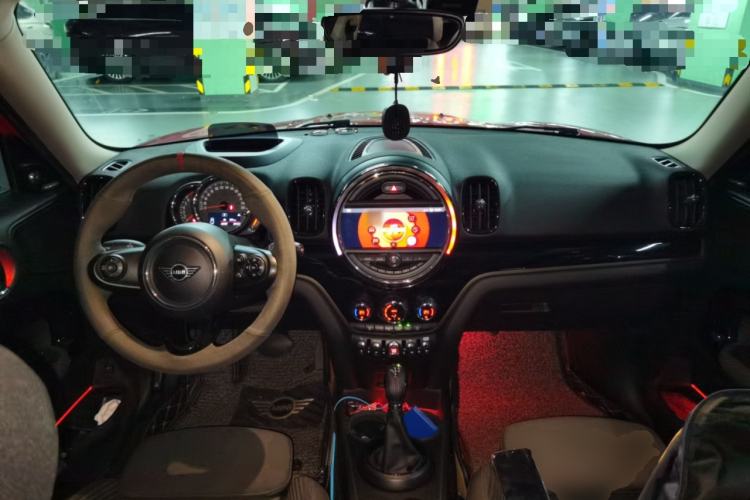 Used MINI Countryman 2018 2.0T COOPER S ALL4 Classic Edition Center Console