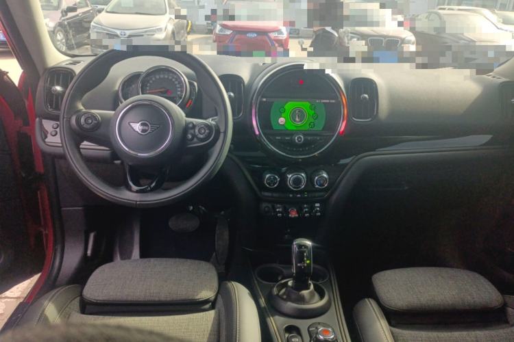 Used MINI Countryman 2018 1.5T COOPER ALL4 Classic Edition Center Console