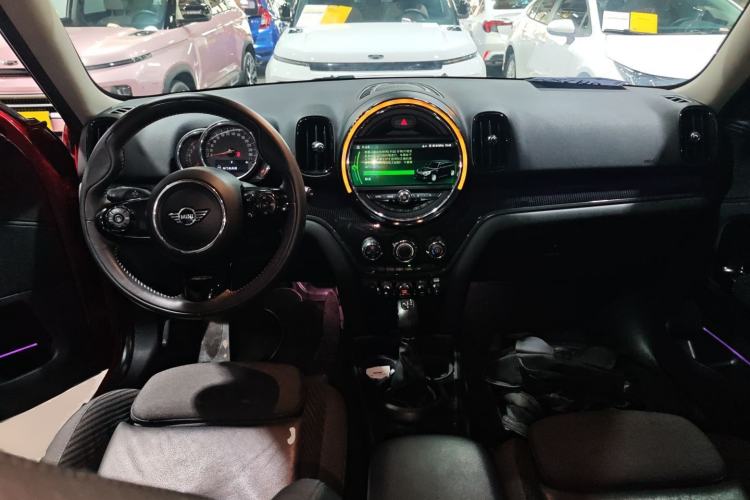Used MINI Countryman 2018 1.5T COOPER Artist Center Console