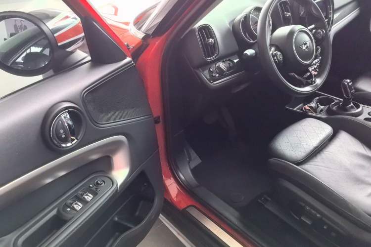 Used MINI Countryman 2018 1.5T COOPER ALL4 Artist Driver Seat