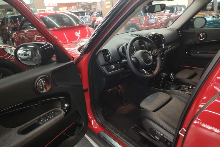 Used MINI Countryman 2018 1.5T COOPER Artist Driver Seat