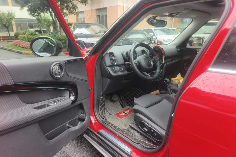 Used MINI Countryman 2018 1.5T COOPER Artist Driver Seat