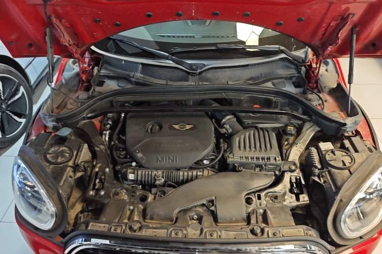 Used MINI Countryman 2018 2.0T COOPER S ALL4 Artist Engine Bay