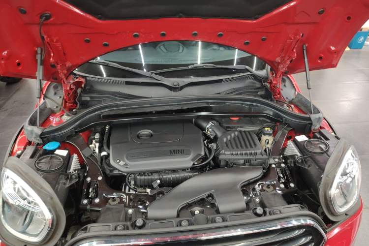 Used MINI Countryman 2018 1.5T COOPER Artist Engine Bay