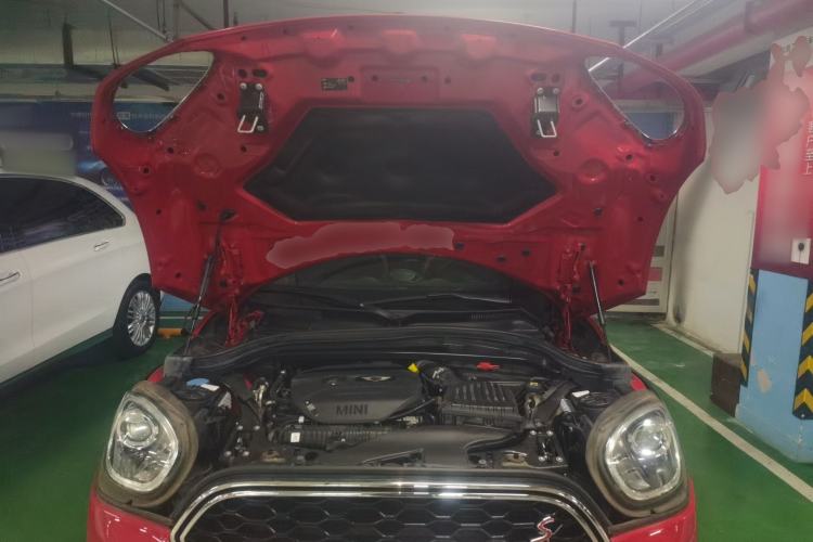 Used MINI Countryman 2018 2.0T COOPER S ALL4 Artist Engine Bay