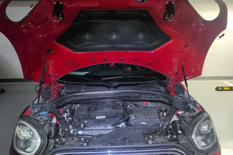 Used MINI Countryman 2018 2.0T COOPER S ALL4 Artist Engine Bay