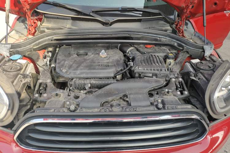Used MINI Countryman 2018 1.5T COOPER Special Edition Engine Bay
