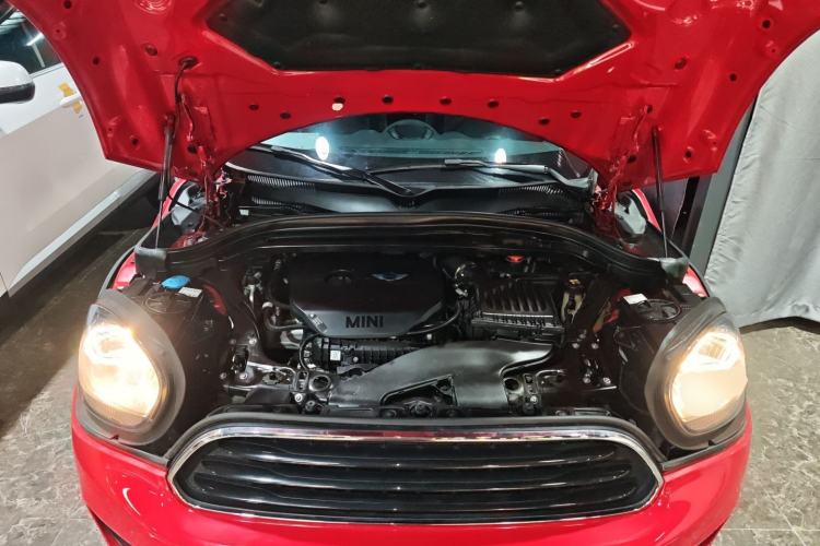 Used MINI Countryman 2018 1.5T COOPER Artist Engine Bay