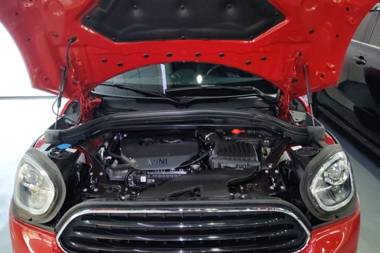 Used MINI Countryman 2018 1.5T COOPER ALL4 Artist Engine Bay