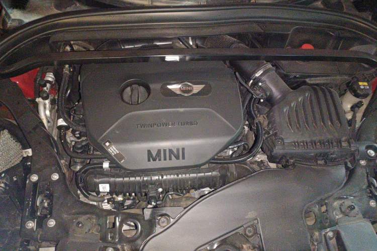 Used MINI Countryman 2018 2.0T COOPER S ALL4 Artist Engine Bay