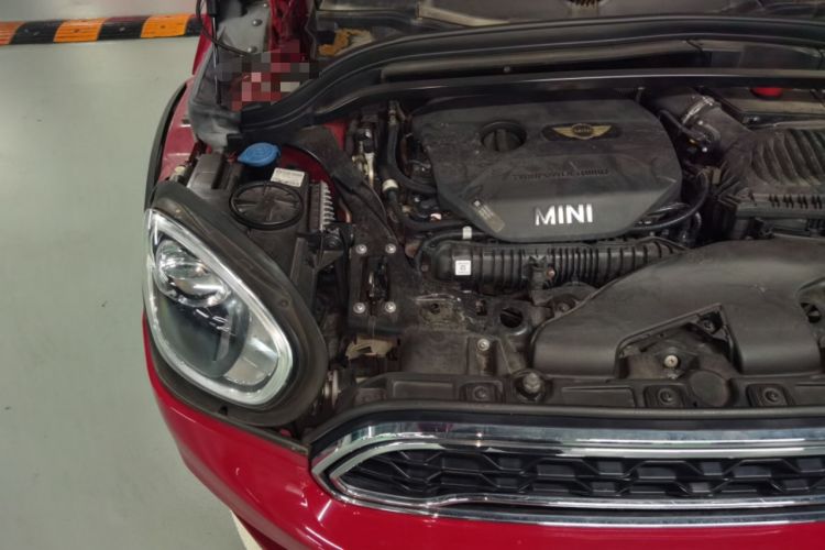 Used MINI Countryman 2018 2.0T COOPER S ALL4 Classic Edition Engine Bay Right
