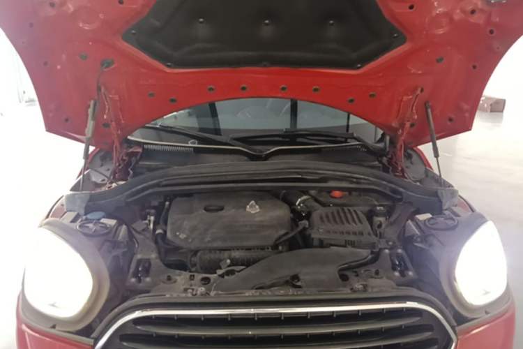 Used MINI Countryman 2018 1.5T COOPER Special Edition Engine Bay