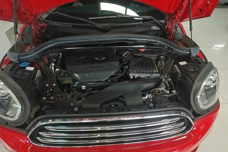 Used MINI Countryman 2018 1.5T COOPER ALL4 Artist Engine Bay