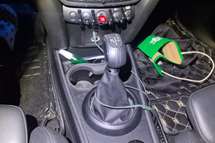 Used MINI Countryman 2018 2.0T COOPER S ALL4 Artist Gear Lever
