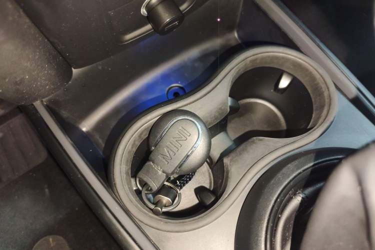 Used MINI Countryman 2018 1.5T COOPER Artist Interior 1