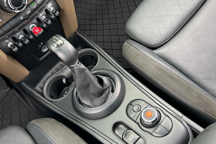 Used MINI Countryman 2018 1.5T COOPER ALL4 Artist Interior 15
