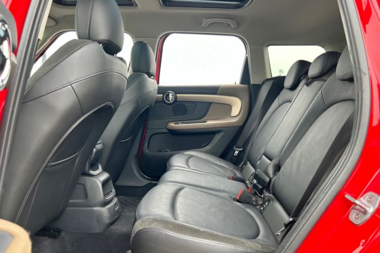 Used MINI Countryman 2018 1.5T COOPER ALL4 Artist Interior 7
