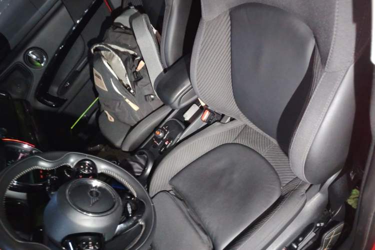 Used MINI Countryman 2018 1.5T COOPER Artist Left Front Seat