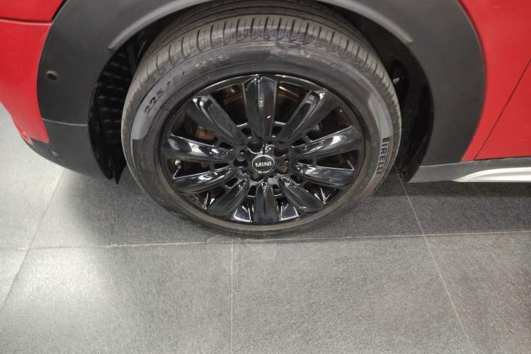 Used MINI Countryman 2018 1.5T COOPER Artist Left Front Wheel Hub
