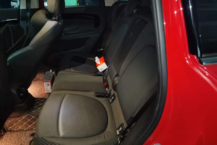 Used MINI Countryman 2018 2.0T COOPER S ALL4 Classic Edition Left Rear Seat