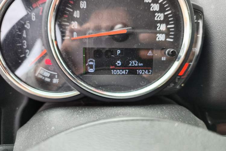 Used MINI Countryman 2018 1.5T COOPER ALL4 Classic Edition Odometer Close Up