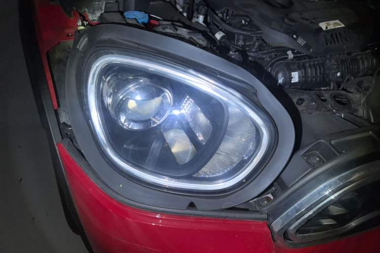 Used MINI Countryman 2018 2.0T COOPER S ALL4 Artist Right Front Headlight