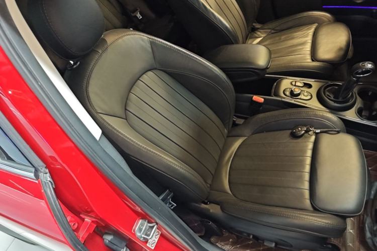 Used MINI Countryman 2018 2.0T COOPER S ALL4 Artist Right Front Seat