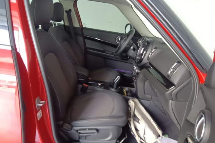 Used MINI Countryman 2018 1.5T COOPER Special Edition Right Front Seat