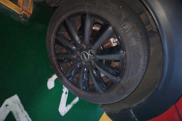 Used MINI Countryman 2018 1.5T COOPER Artist Right Front Wheel Hub
