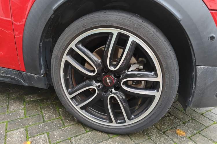 Used MINI Countryman 2018 2.0T COOPER S ALL4 Racing Driver Right Front Wheel Hub