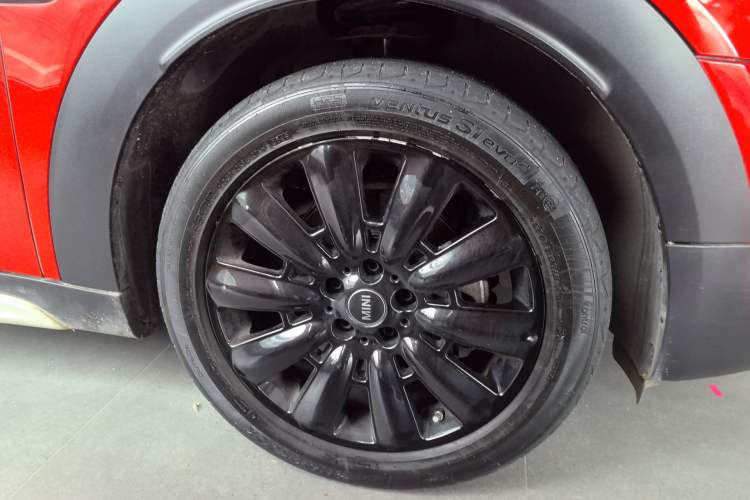 Used MINI Countryman 2018 1.5T COOPER ALL4 Artist Right Rear Wheel Hub
