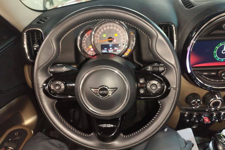 Used MINI Countryman 2018 1.5T COOPER ALL4 Artist Steering Wheel